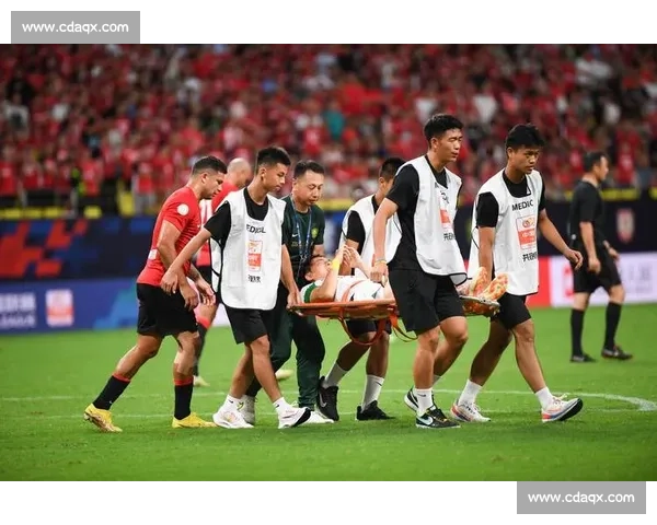 李磊 200 战获纪念球衣 与张稀哲 400 战传奇合影致敬队史